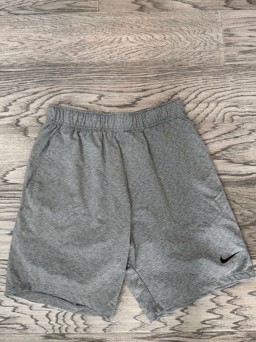 Nike Gray Men's Elastic-Waist Athletic Shorts